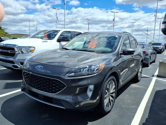 Certified 2020 Ford Escape Titanium AWD/4WD image 2