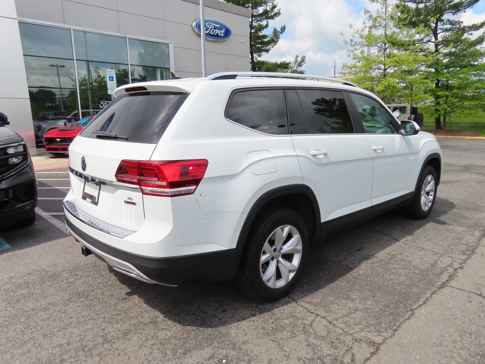 Used 2019 Volkswagen Atlas SE w/ Towing Package AWD/4WD image 5
