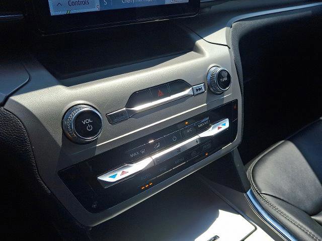 Certified 2022 Ford Explorer XLT w/ Equipment Group 202A image 15