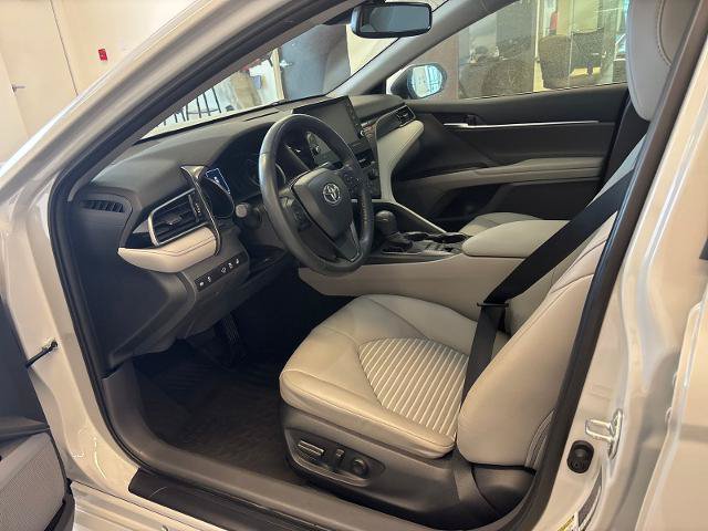 Used 2024 Toyota Camry SE w/ Cold Weather Package FWD image 13