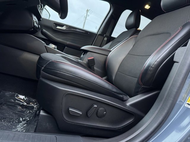 Certified 2023 Ford Escape ST-Line Select w/ Tech Pack #1 image 13