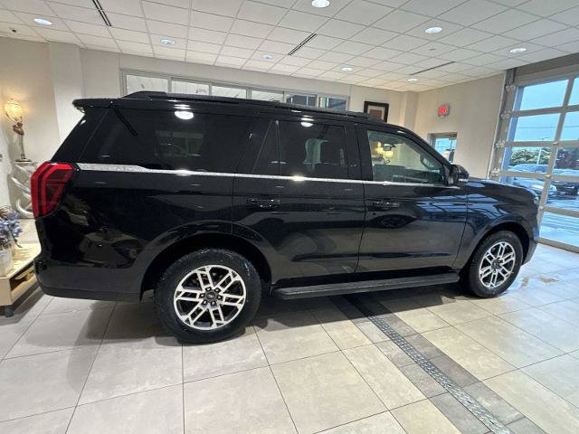 Certified 2025 Ford Expedition Active AWD/4WD image 2
