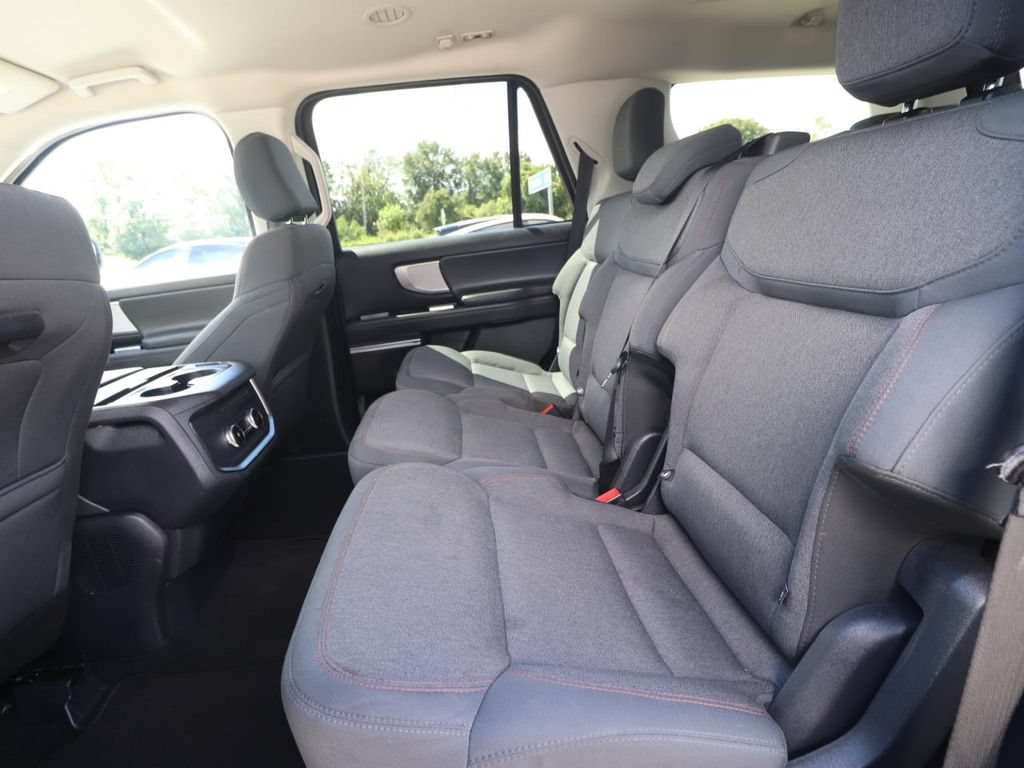 Certified 2025 Ford Expedition Active RWD image 9