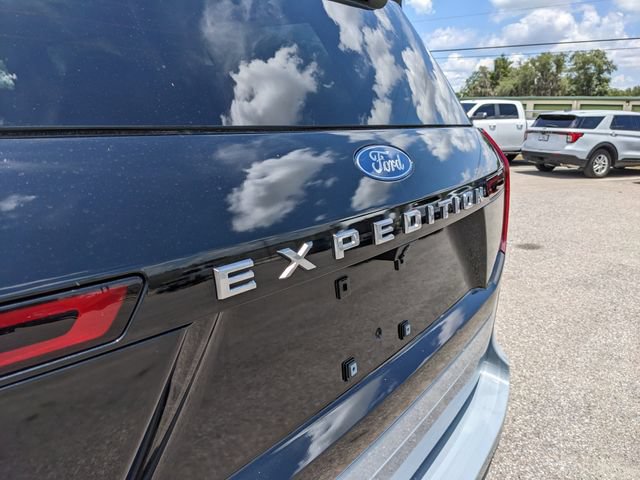 Certified 2025 Ford Expedition Platinum AWD/4WD image 12
