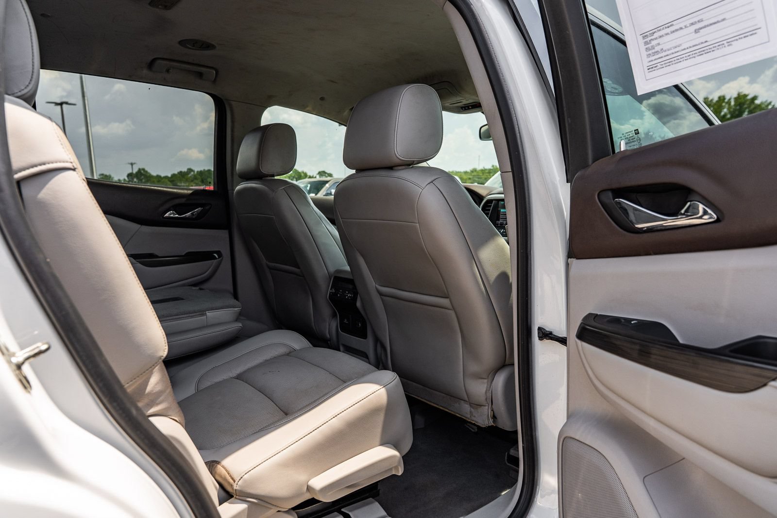 Used 2018 GMC Acadia SLT FWD image 13