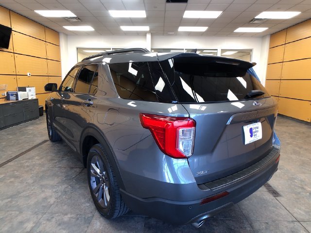 Certified 2022 Ford Explorer XLT w/ Equipment Group 202A AWD/4WD image 5