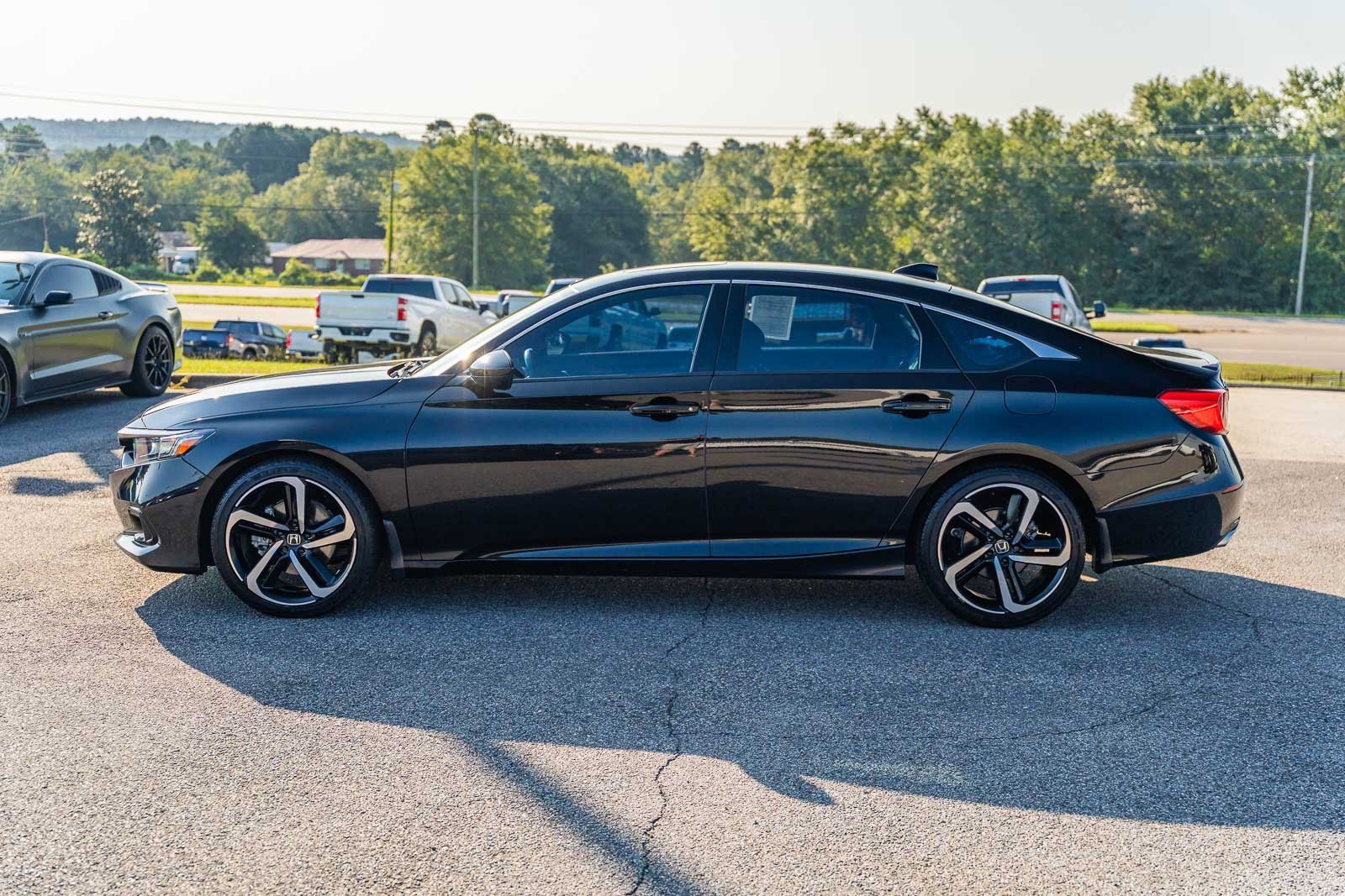 Used 2022 Honda Accord Sport image 2