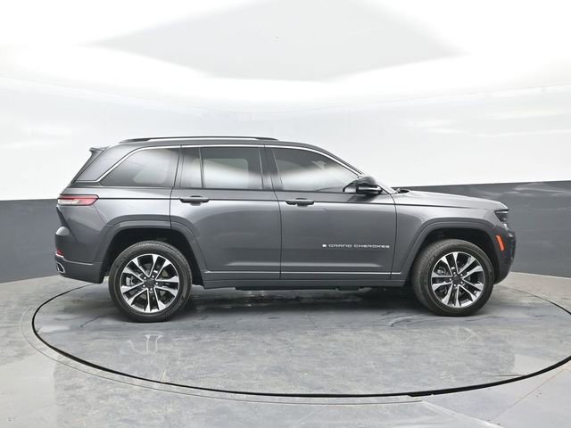 Used 2022 Jeep Grand Cherokee Overland w/ Advanced Protech Group III AWD/4WD image 3