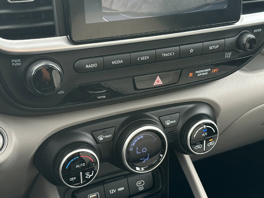 Used 2025 Hyundai Venue SEL FWD image 19