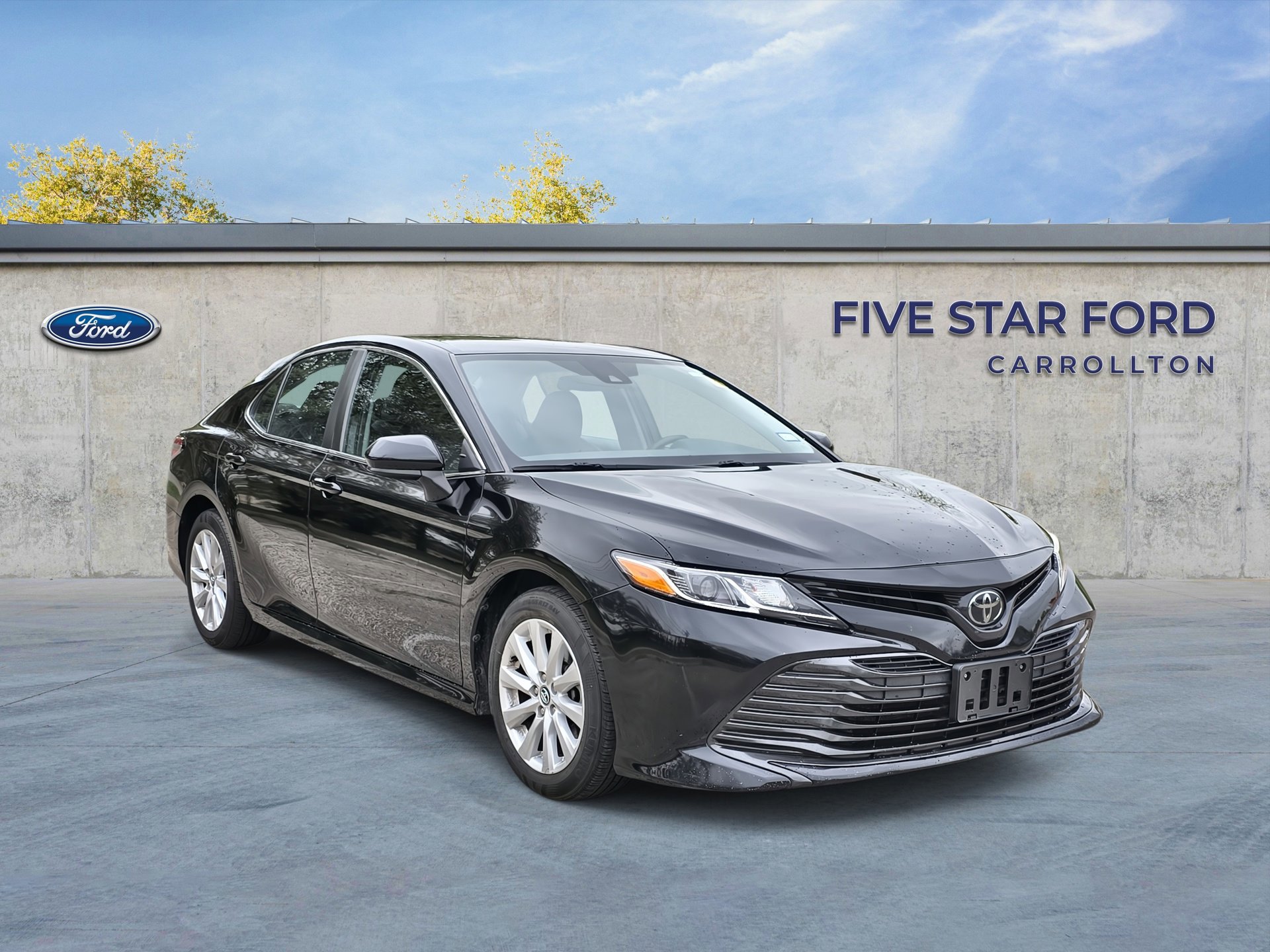 Used 2020 Toyota Camry LE image 7
