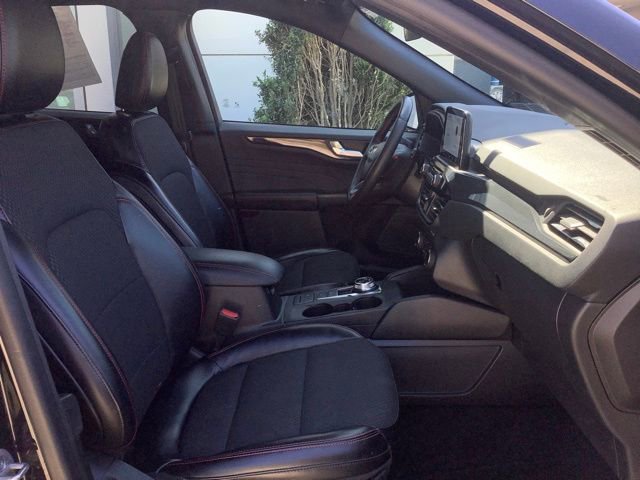 Certified 2024 Ford Escape ST-Line AWD/4WD image 23