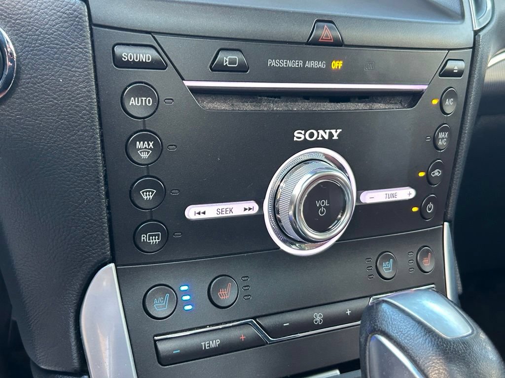 Certified 2018 Ford Edge Titanium w/ Equipment Group 302A AWD/4WD image 38