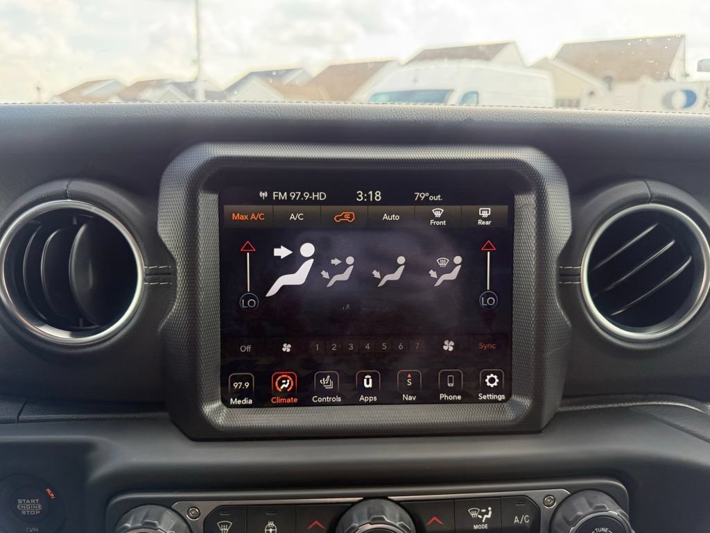 Used 2021 Jeep Wrangler Unlimited Sahara w/ Cold Weather Group AWD/4WD image 25