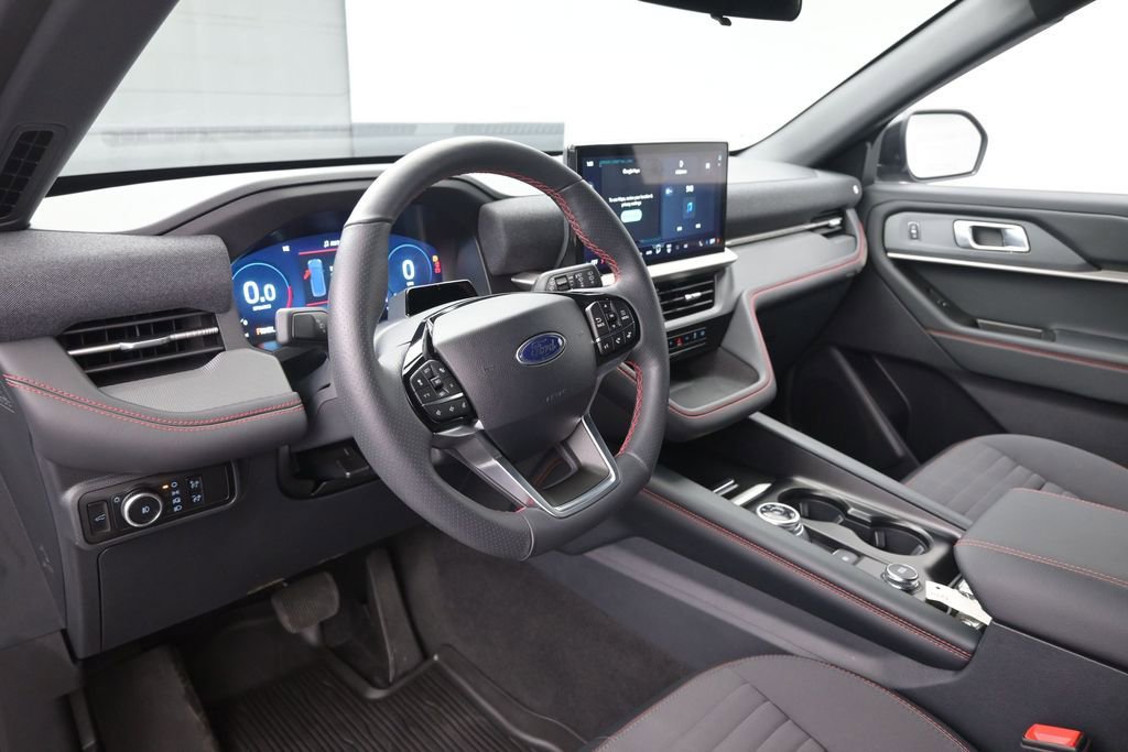 Certified 2025 Ford Explorer ST-Line RWD image 21