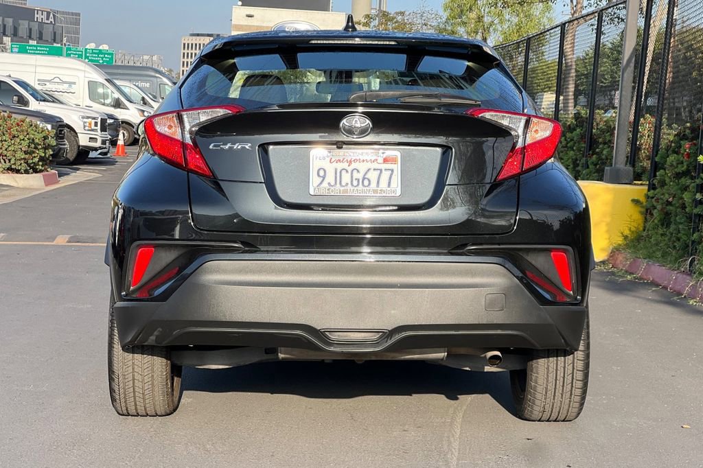 Used 2020 Toyota C-HR XLE image 5