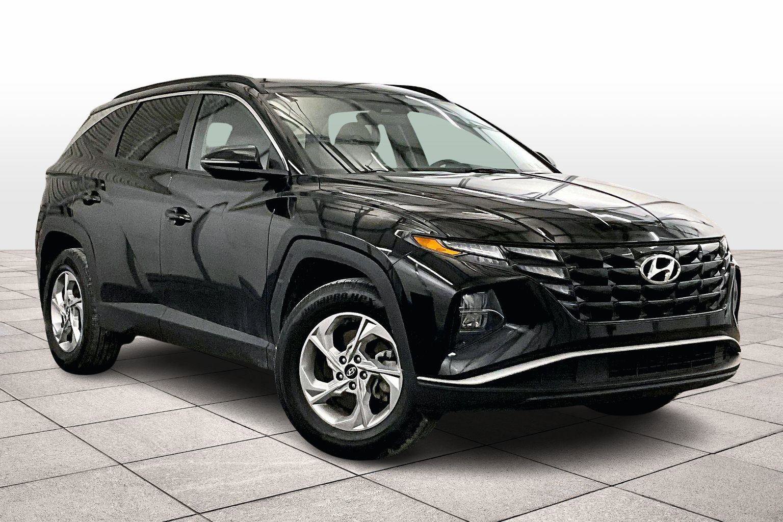 Used 2022 Hyundai Tucson SEL w/ Cargo Package image 2