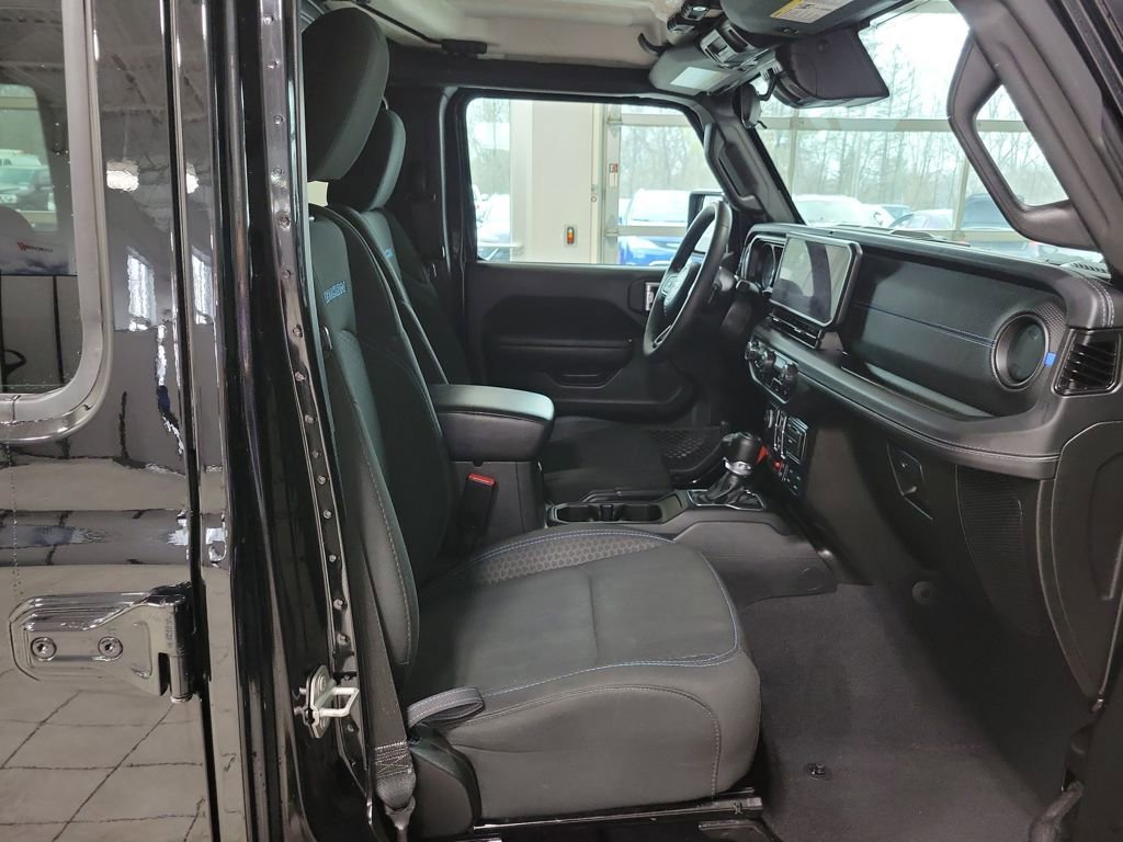 Used 2024 Jeep Wrangler Unlimited Rubicon 4xe AWD/4WD image 28