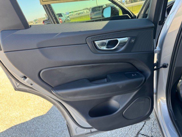 Used 2024 Volvo XC60 B5 Core image 25