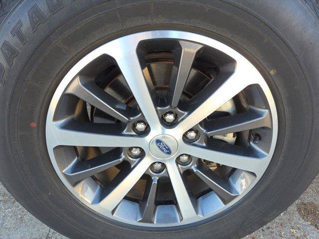 Certified 2019 Ford Expedition XLT RWD image 15