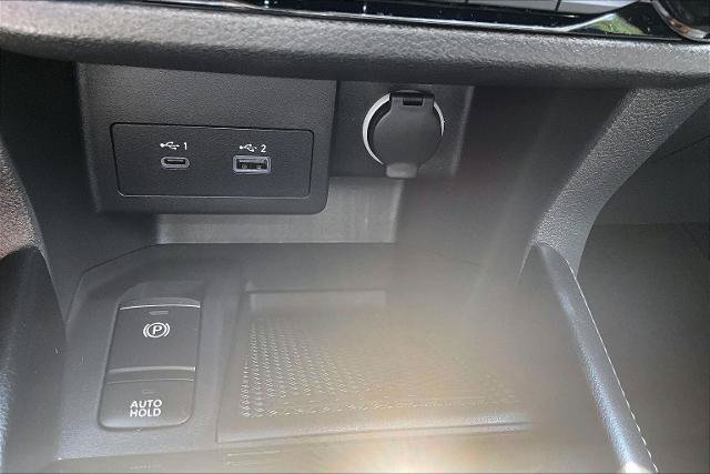 Used 2023 Nissan Kicks SR w/ SR Premium Package FWD image 31