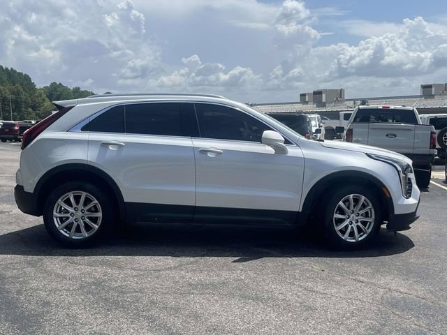 Used 2023 Cadillac XT4 Luxury w/ Cold Weather Package FWD image 2