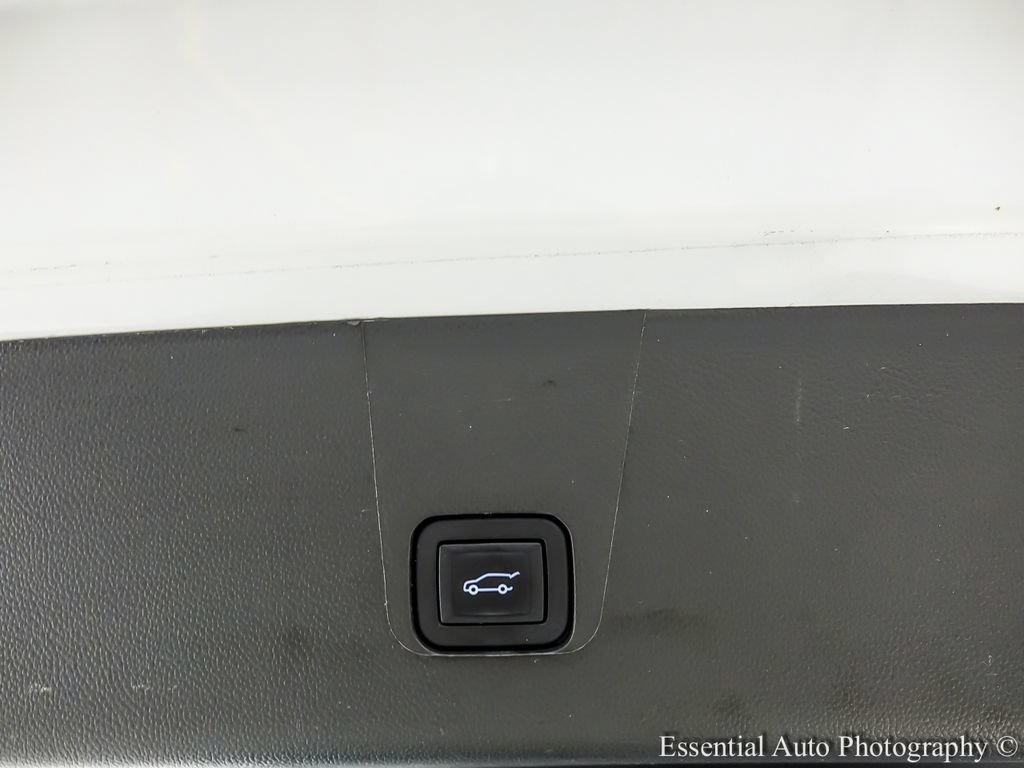 Used 2023 Chevrolet Traverse RS AWD/4WD image 29