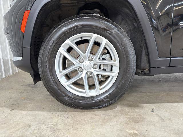 Used 2021 Jeep Grand Cherokee L Laredo w/ Luxury Tech Group I image 18