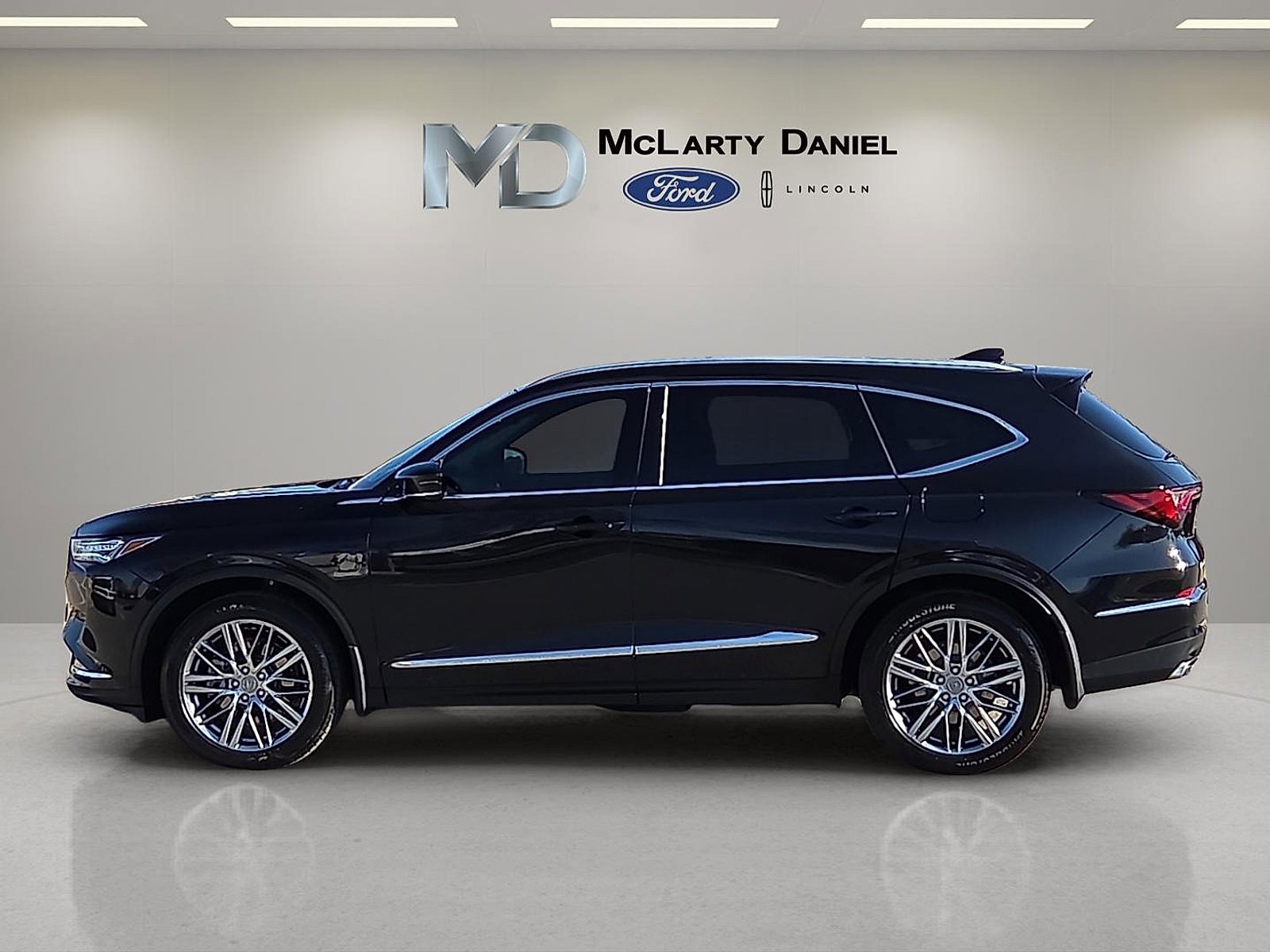 Used 2022 Acura MDX SH-AWD w/ Advance Package image 3