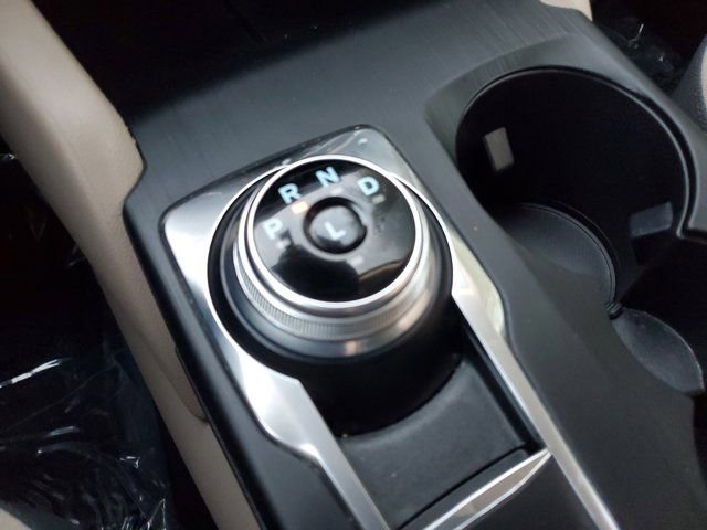 Certified 2020 Ford Escape SE image 27