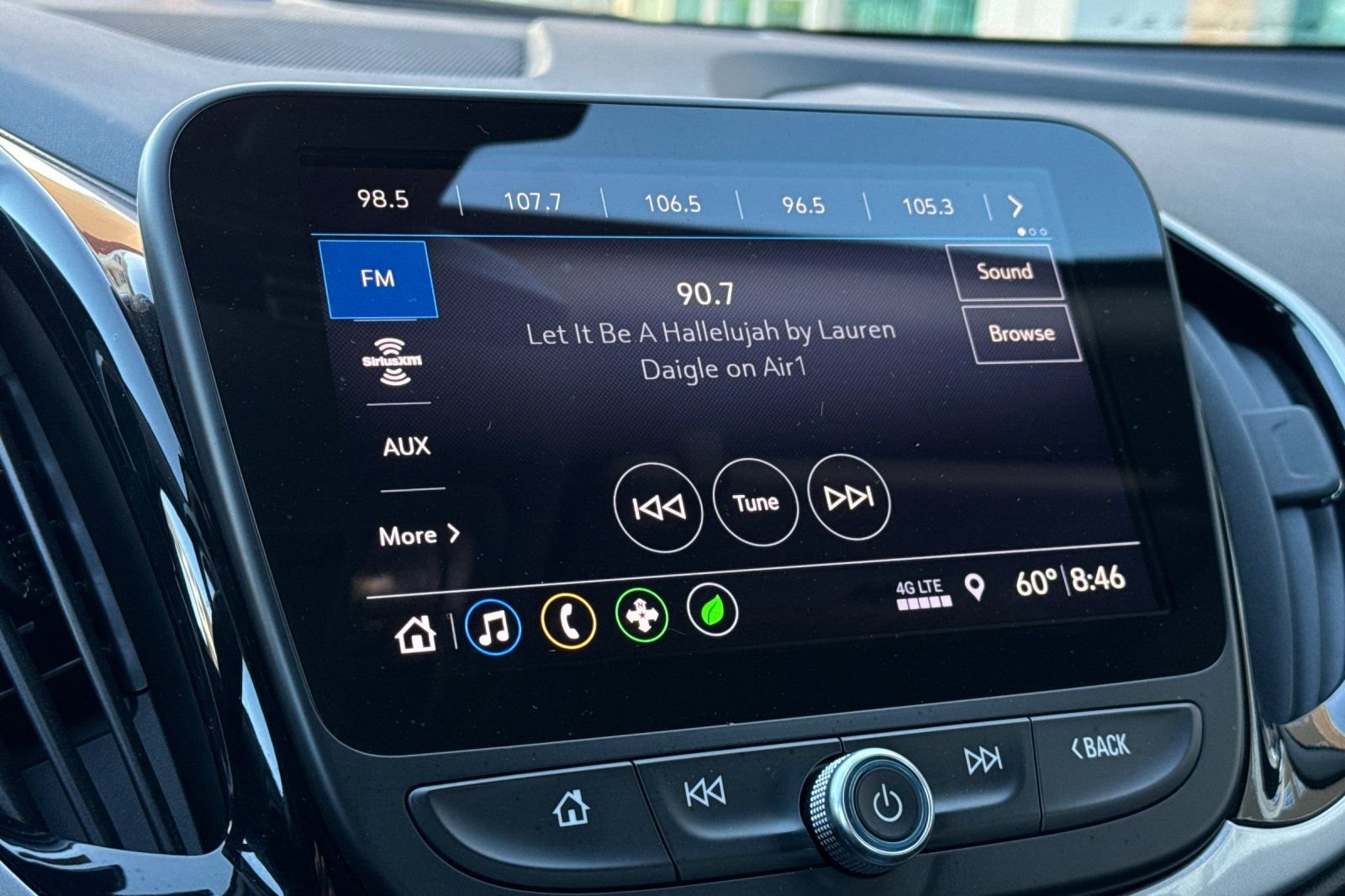 Used 2019 Chevrolet Volt LT w/ Comfort Package image 18