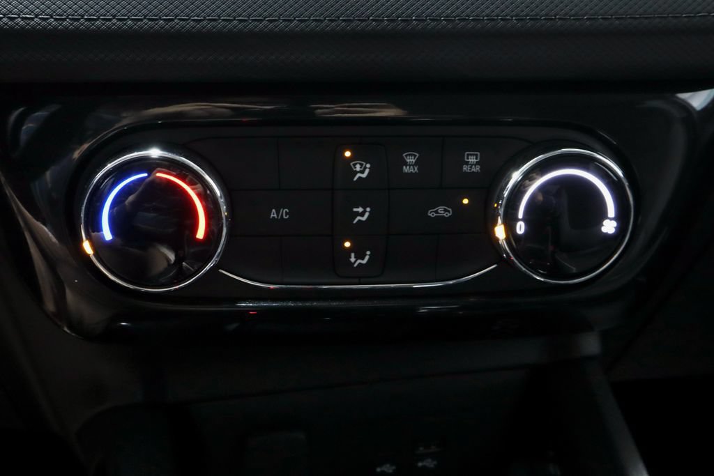 Used 2025 Chevrolet TrailBlazer LT AWD/4WD image 29