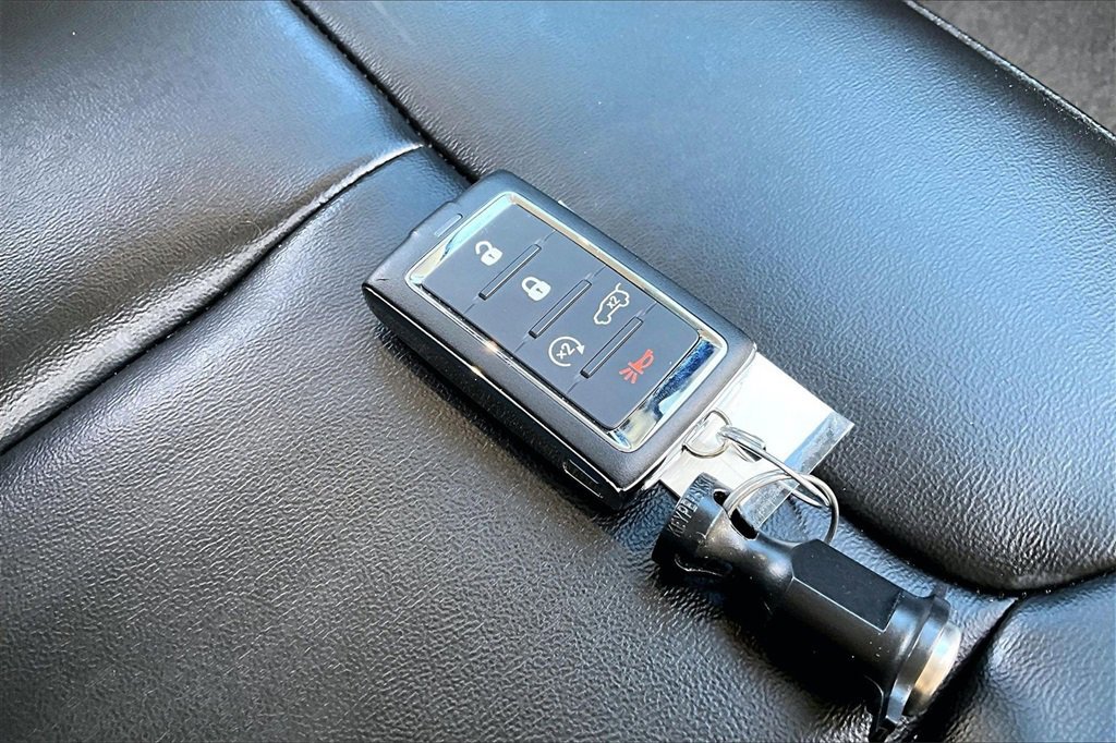 Used 2023 Jeep Grand Cherokee Limited image 13