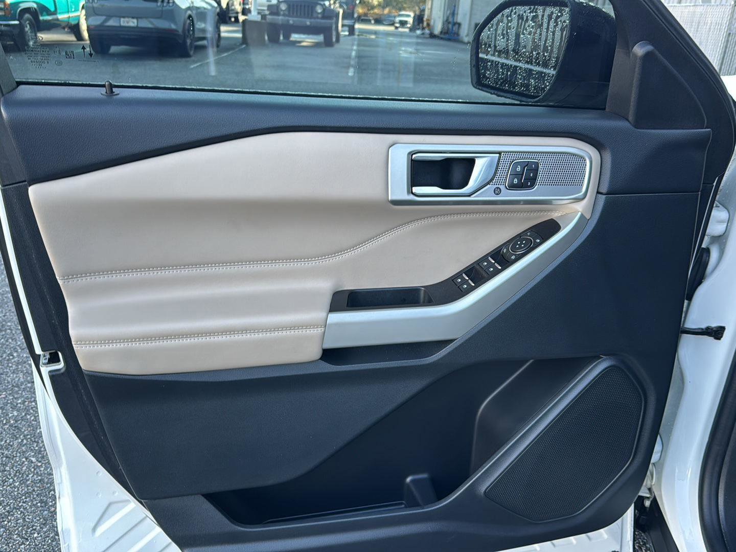 Certified 2022 Ford Explorer Limited w/ Equipment Group 301A image 14