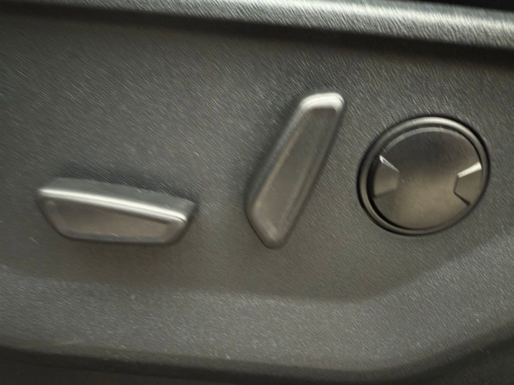 Certified 2025 Ford F150 Lariat w/ Equipment Group 501A Mid image 19