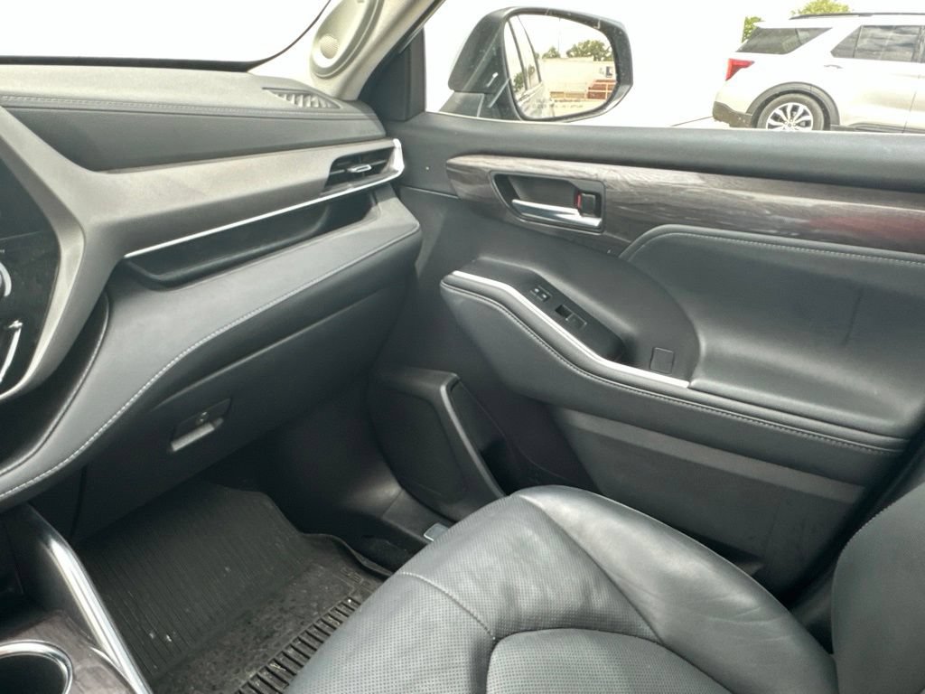 Used 2022 Toyota Highlander Limited AWD/4WD image 45