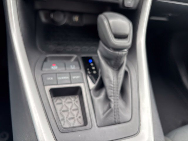 Used 2025 Toyota RAV4 XLE FWD image 21