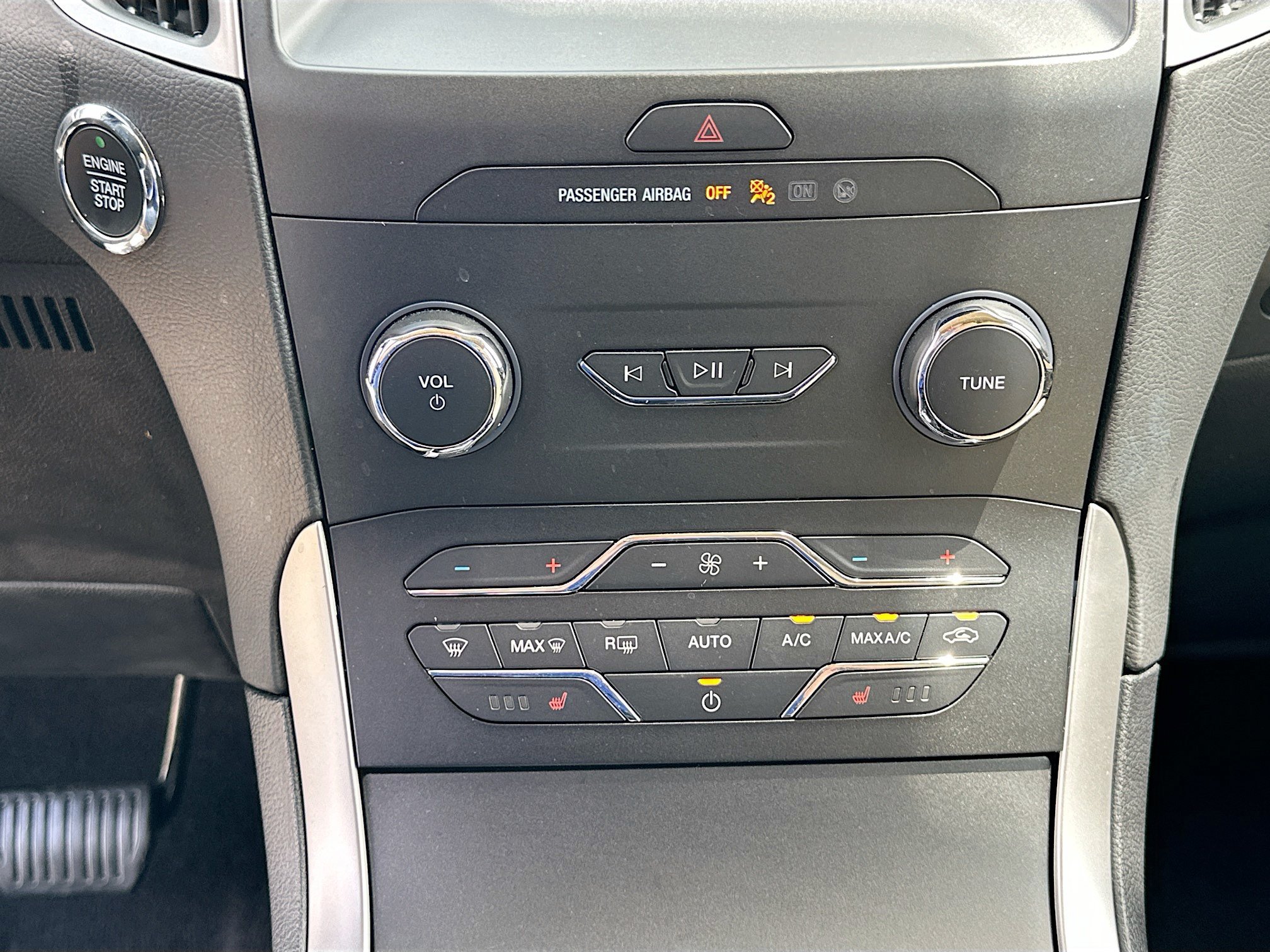 Certified 2020 Ford Edge SEL w/ Convenience Package FWD image 16