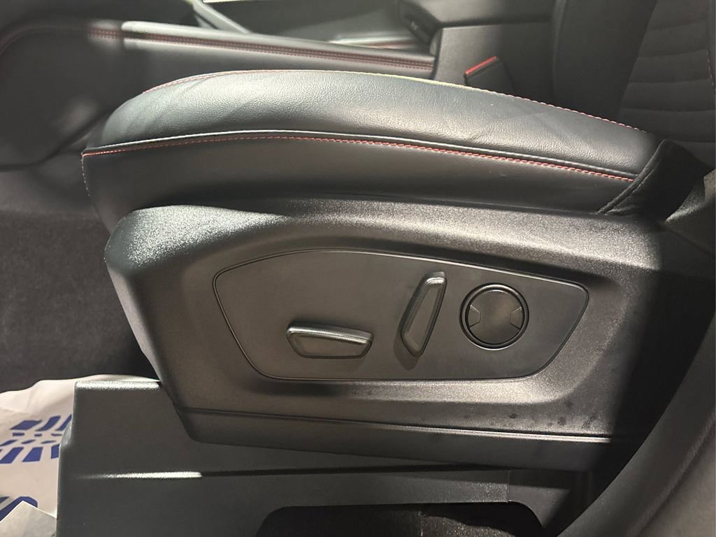 Certified 2025 Ford Explorer ST-Line w/ ST-Line Street Pack image 30