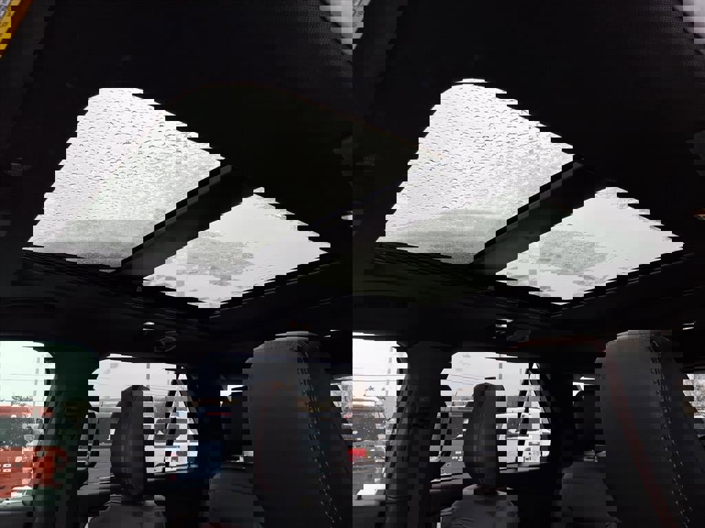 Certified 2022 Ford Explorer ST-Line w/ Class IV Trailer Tow Package image 13