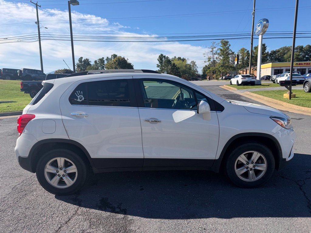 Used 2019 Chevrolet Trax LT w/ LT Convenience Package AWD/4WD image 6