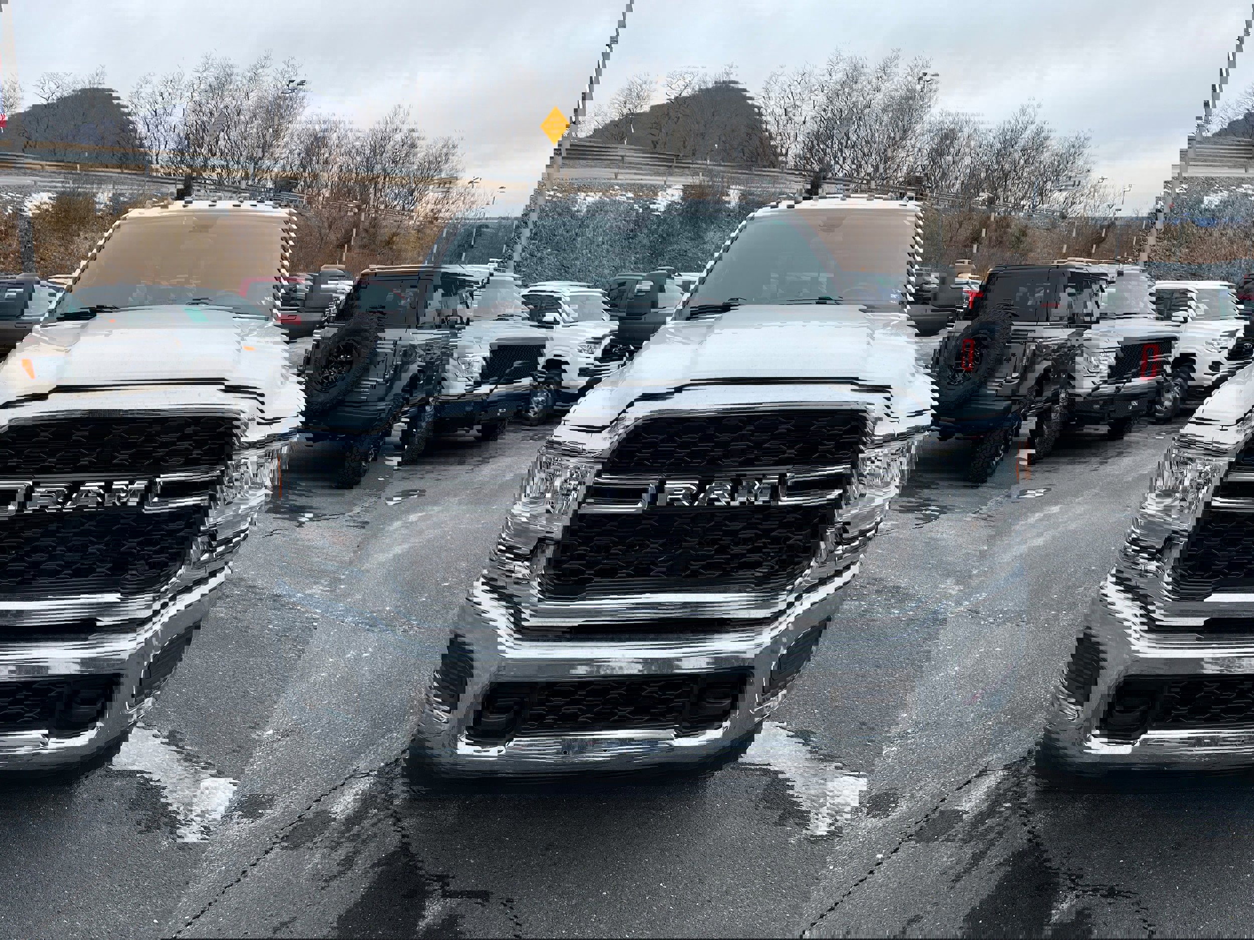 Used 2024 RAM 2500 Tradesman w/ Chrome Appearance Group image 7