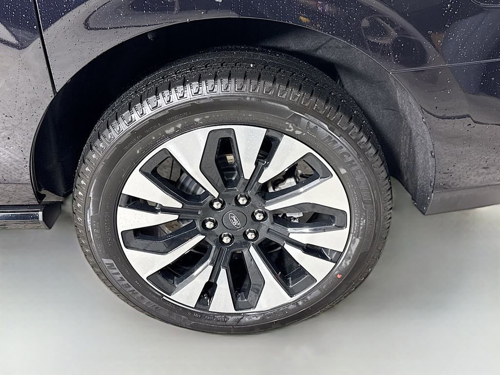 Certified 2025 Ford Expedition Max Platinum w/ Driver's Package image 34