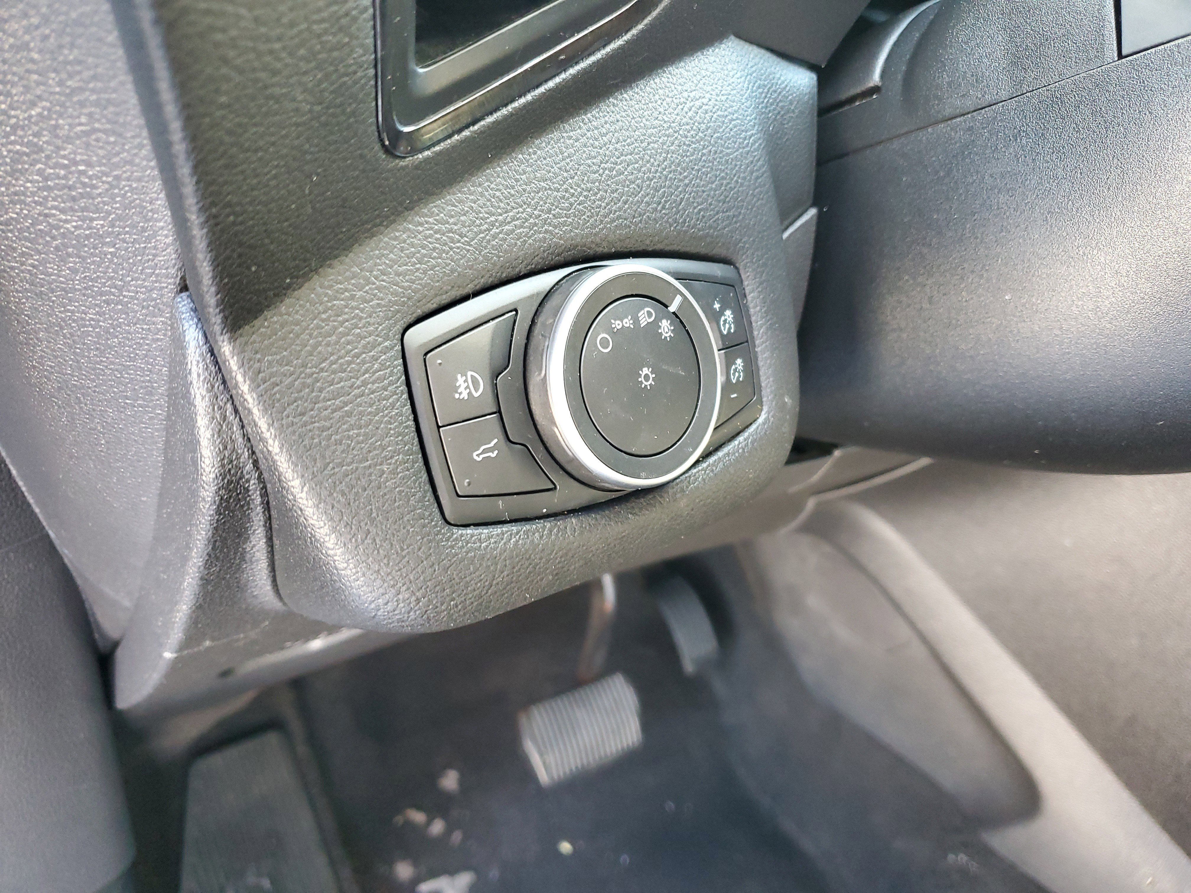 Certified 2018 Ford Escape SEL image 19