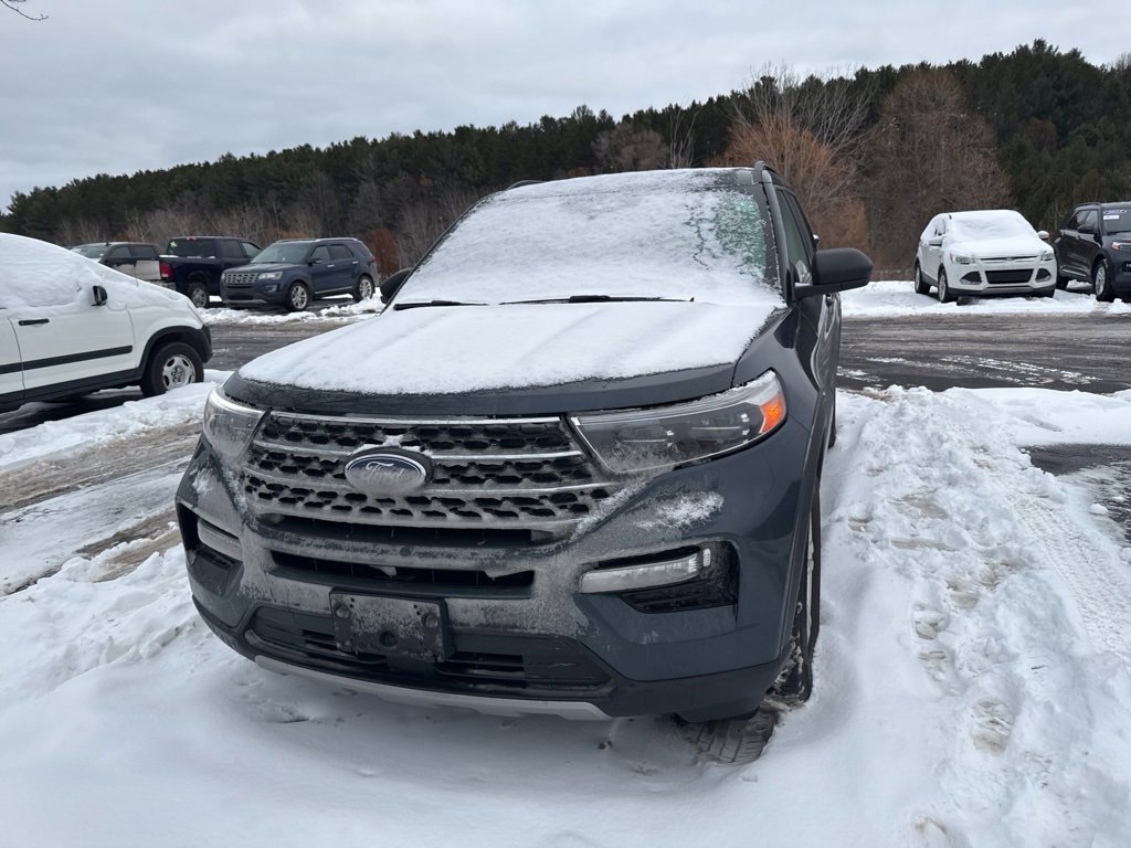 Certified 2022 Ford Explorer XLT w/ Equipment Group 202A image 2