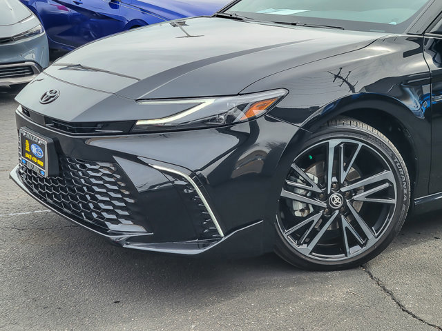 Used 2025 Toyota Camry XSE image 8