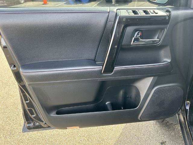 Used 2022 Toyota 4Runner TRD Off-Road AWD/4WD image 17