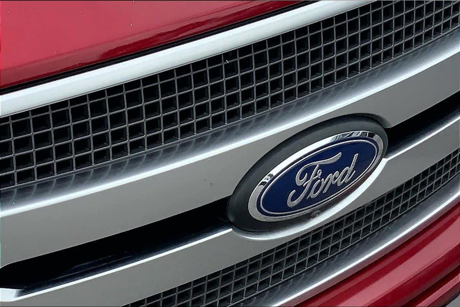 Certified 2019 Ford F150 Platinum w/ Equipment Group 701A Luxury AWD/4WD image 30