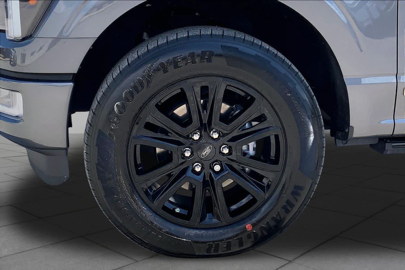 Certified 2024 Ford F150 Platinum w/ FX4 Off-Road Package AWD/4WD image 11