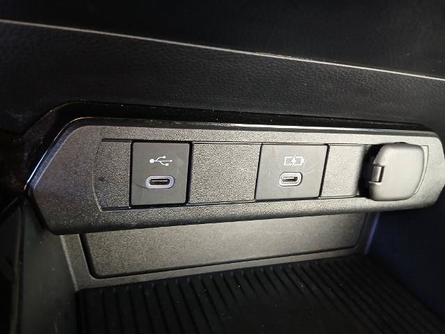 Used 2024 Toyota Prius Limited w/ Limited Premium Package AWD/4WD image 17