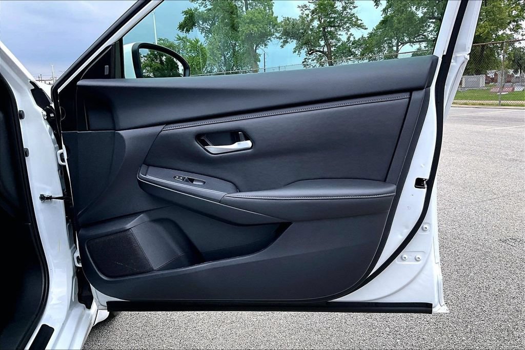 Used 2025 Nissan Sentra SV w/ All-Weather Package FWD image 22